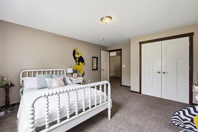 513 Majestic Oak, Solon, IA 52333