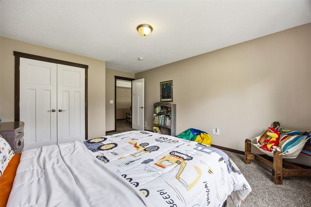 513 Majestic Oak, Solon, IA 52333