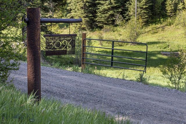 3096 Woodchuck Road, Bozeman, MT 59715