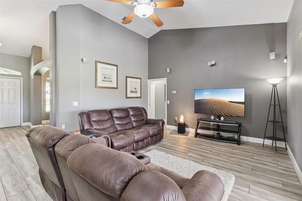Image 11 of property listing at 31038 FAIRVISTA DRIVE, Tavares, FL 32778