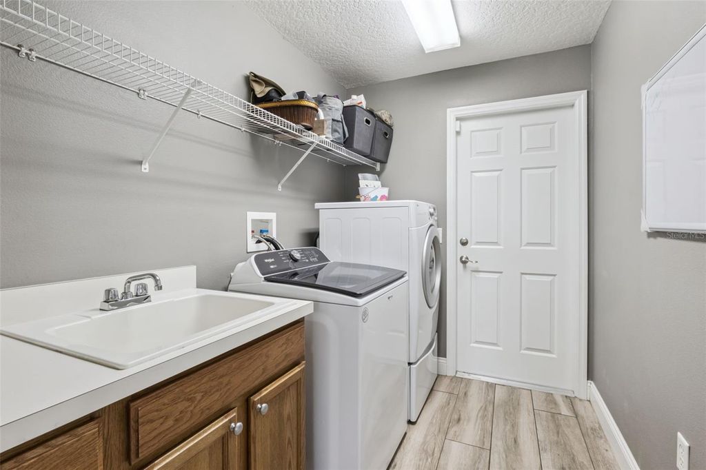 Image 22 of property listing at 31038 FAIRVISTA DRIVE, Tavares, FL 32778