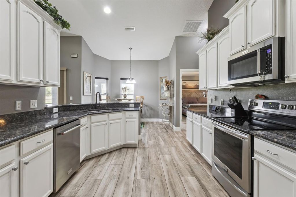 Image 9 of property listing at 31038 FAIRVISTA DRIVE, Tavares, FL 32778