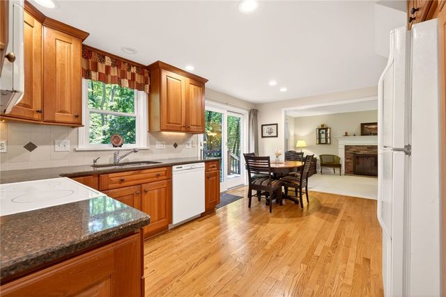 1111 Everwild Vw, Webster, NY 14580