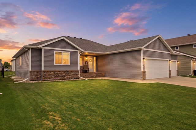 219 6th Street E, Horace, ND 58047