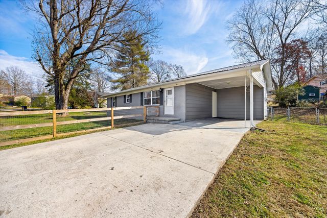 2801 Midfield Circle SE, Cleveland, TN 37323