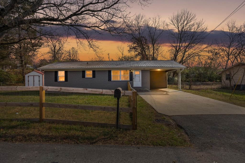 2801 Midfield Circle SE, Cleveland, TN 37323