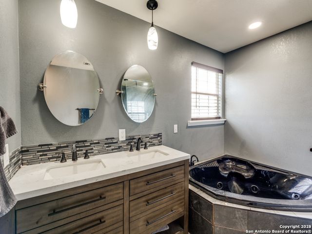 320 W Mally, San Antonio, TX 78221