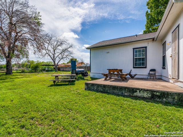 320 W Mally, San Antonio, TX 78221