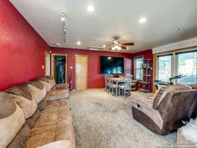 320 W Mally, San Antonio, TX 78221