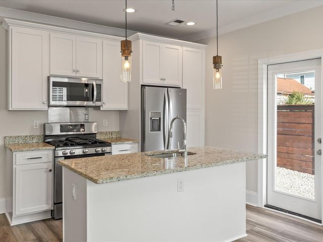 400 Sumter Street, Charleston, SC 29403