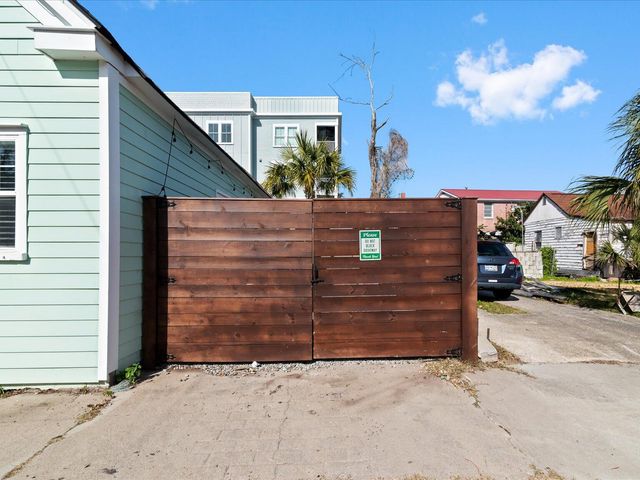 400 Sumter Street, Charleston, SC 29403