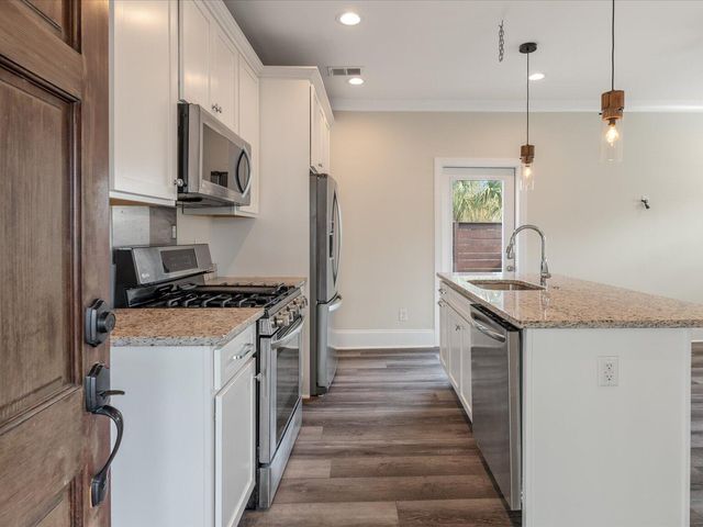 400 Sumter Street, Charleston, SC 29403