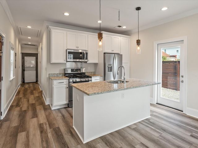 400 Sumter Street, Charleston, SC 29403