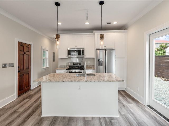 400 Sumter Street, Charleston, SC 29403