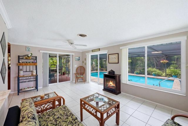 383 E WENTWORTH CIRCLE, Englewood, FL 34223