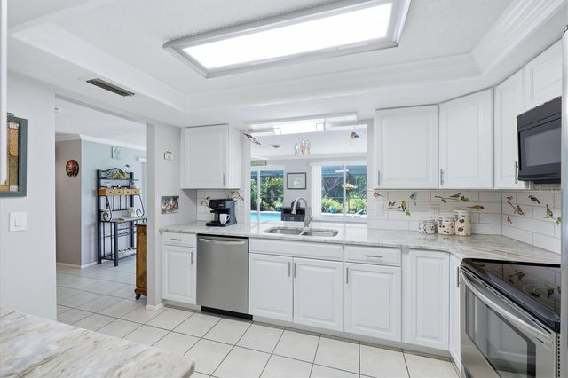 383 E WENTWORTH CIRCLE, Englewood, FL 34223