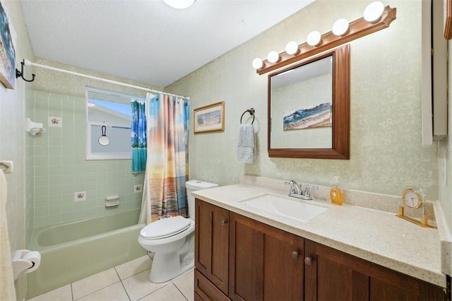 383 E WENTWORTH CIRCLE, Englewood, FL 34223