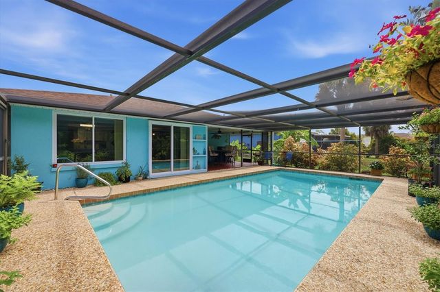 383 E WENTWORTH CIRCLE, Englewood, FL 34223