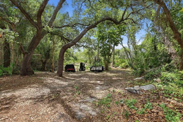 383 E WENTWORTH CIRCLE, Englewood, FL 34223