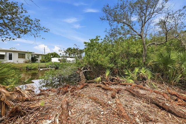 383 E WENTWORTH CIRCLE, Englewood, FL 34223