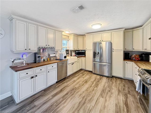 221 De Soto AVE, Clewiston, FL 33440