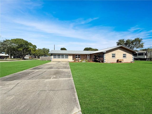 221 De Soto AVE, Clewiston, FL 33440