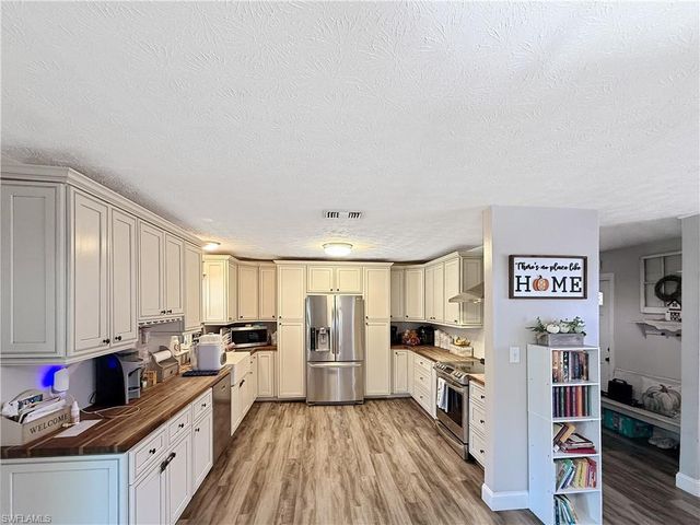 221 De Soto AVE, Clewiston, FL 33440