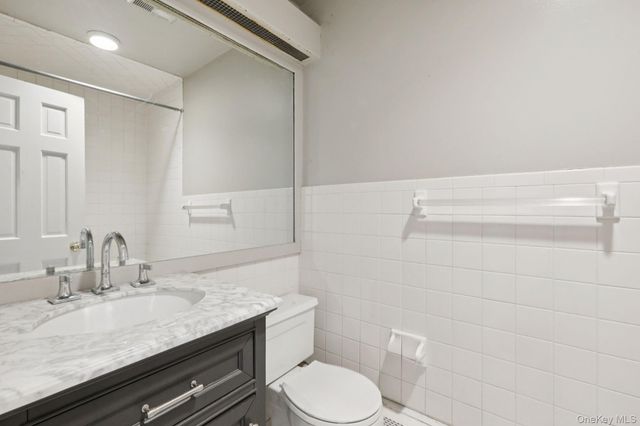 32 E Lake Stable Road, Tuxedo Park, NY 10987