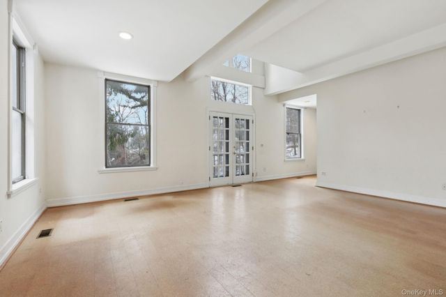 32 E Lake Stable Road, Tuxedo Park, NY 10987