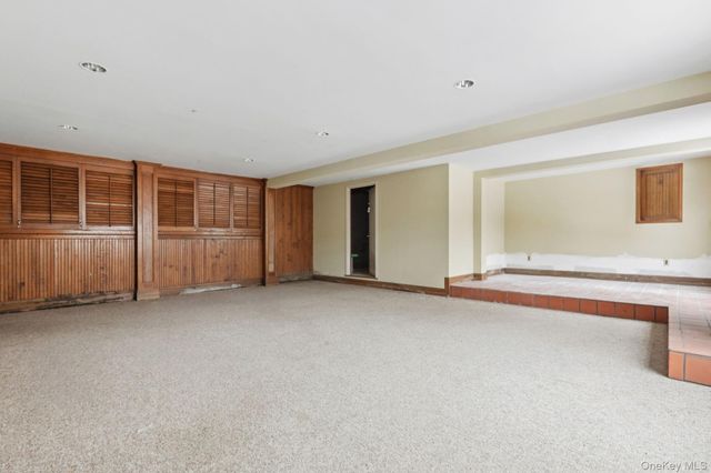 32 E Lake Stable Road, Tuxedo Park, NY 10987