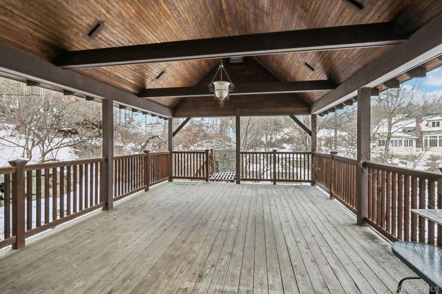 32 E Lake Stable Road, Tuxedo Park, NY 10987