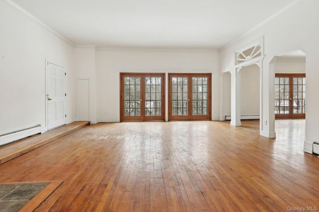 32 E Lake Stable Road, Tuxedo Park, NY 10987