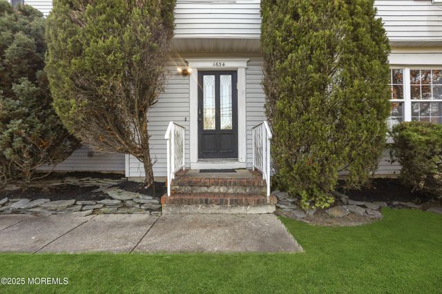 1634 Old Freehold Road, Toms River, NJ 08755