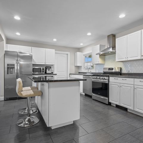 1201 Country Club Road, Lake Zurich, IL 60047