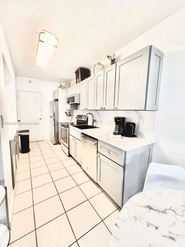 100 Lincoln Rd 825, Miami Beach, FL 33139