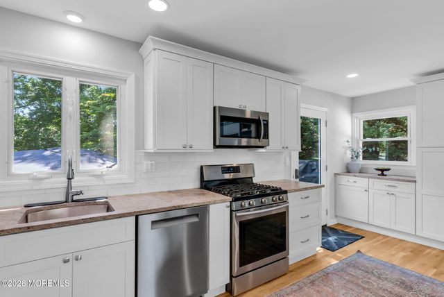 37 Birch Drive, Shrewsbury Boro, NJ 07702