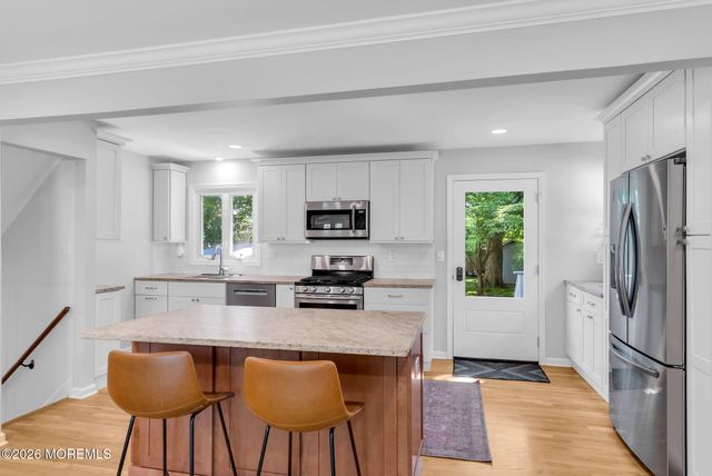 37 Birch Drive, Shrewsbury Boro, NJ 07702