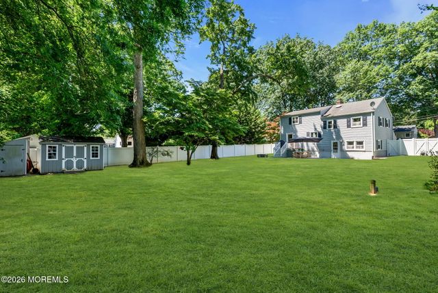 37 Birch Drive, Shrewsbury Boro, NJ 07702