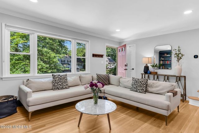 37 Birch Drive, Shrewsbury Boro, NJ 07702