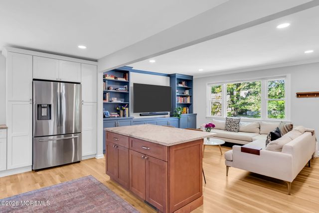 37 Birch Drive, Shrewsbury Boro, NJ 07702