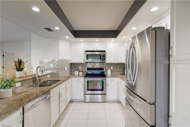 28044 Cavendish CT, Bonita Springs, FL 34135
