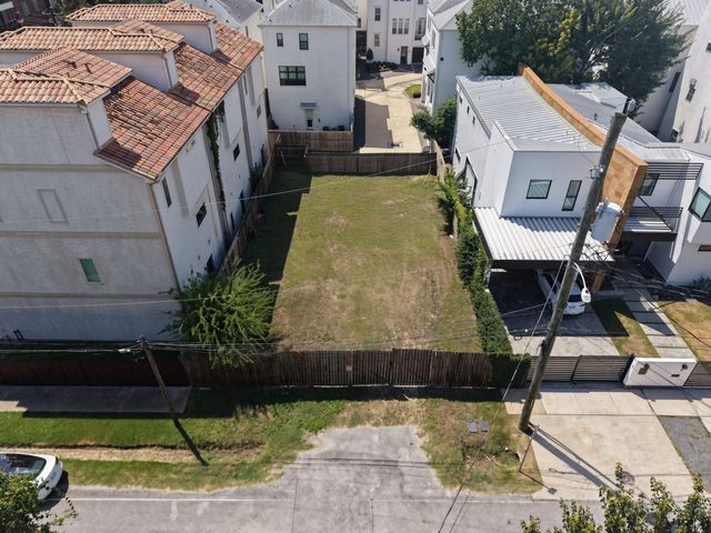 105 Arnold Street, Houston, TX 77007