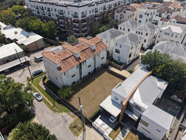 105 Arnold Street, Houston, TX 77007