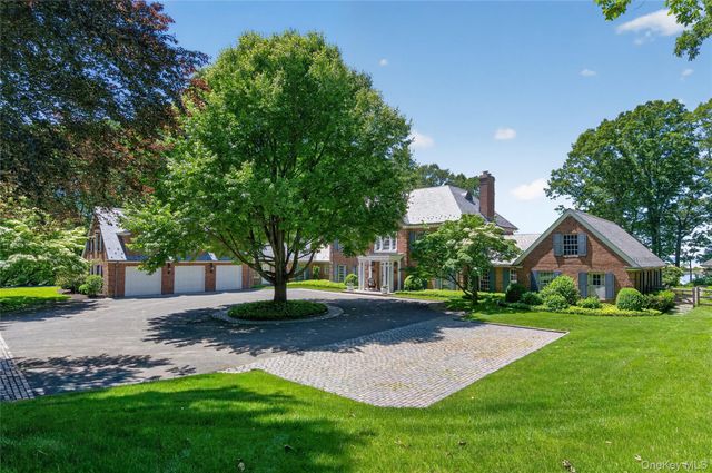 2 Lands End Road, Locust Valley, NY 11560