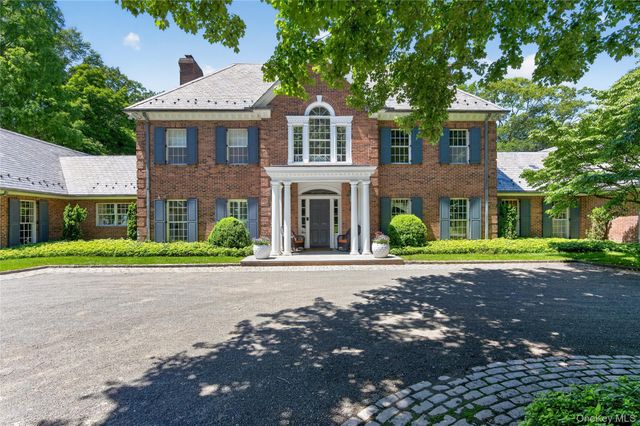 2 Lands End Road, Locust Valley, NY 11560