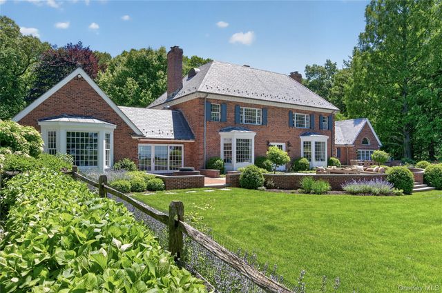 2 Lands End Road, Locust Valley, NY 11560