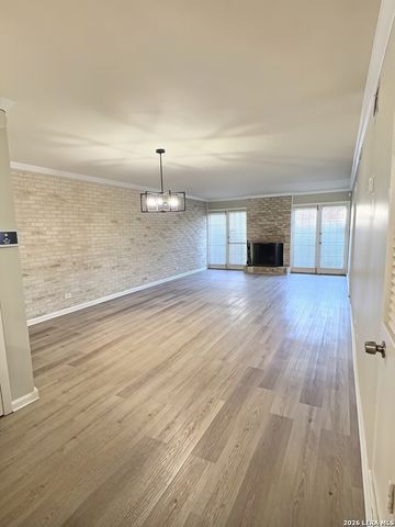 8030 Broadway, San Antonio, TX 78209