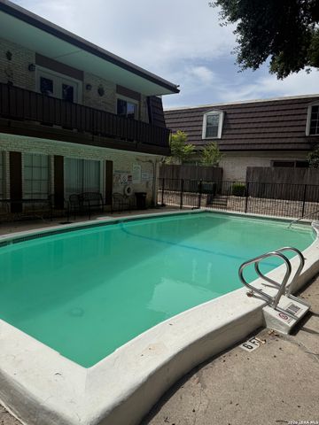 8030 Broadway, San Antonio, TX 78209