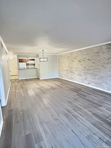 8030 Broadway, San Antonio, TX 78209