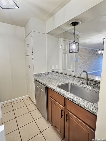 8030 Broadway, San Antonio, TX 78209
